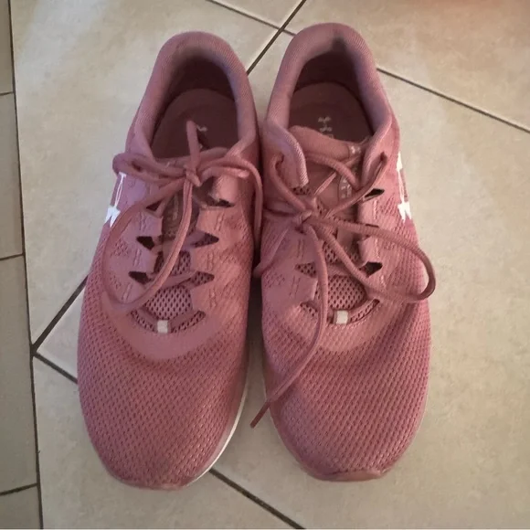 Under Armor size 10 - Picture 3 of 5